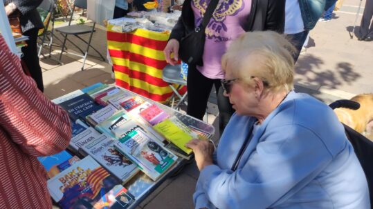 Pascua y Sant Jordi en Residencias La Torreta