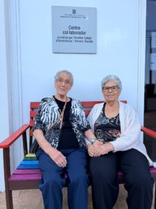Momentos de complicidad dos residentes de La Torreta de Corbera
